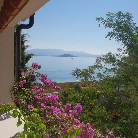 Luxury Family Beach Front Villa - Sunday Beach House Slatine Exteriér fotografie