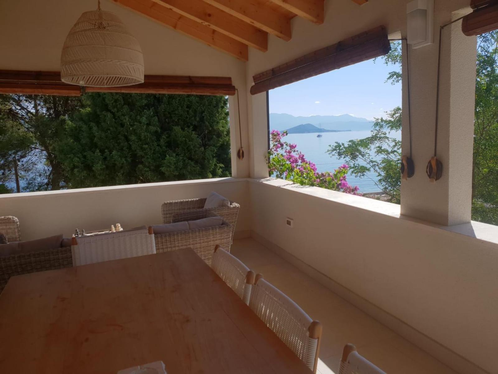 Luxury Family Beach Front Villa - Sunday Beach House Slatine Exteriér fotografie