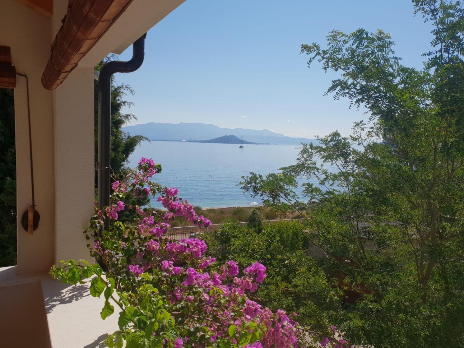 Luxury Family Beach Front Villa - Sunday Beach House Slatine Exteriér fotografie