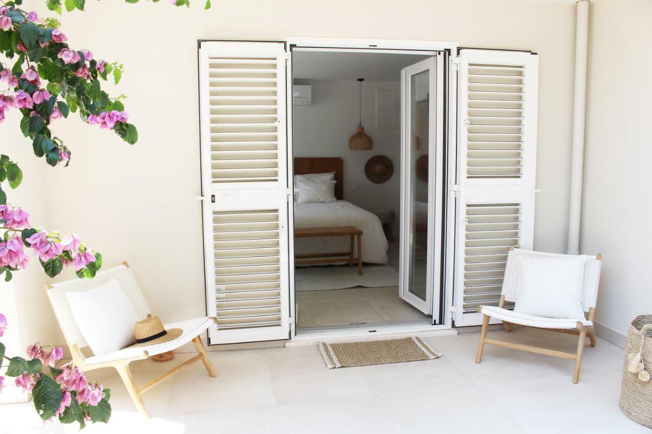 Luxury Family Beach Front Villa - Sunday Beach House Slatine Exteriér fotografie