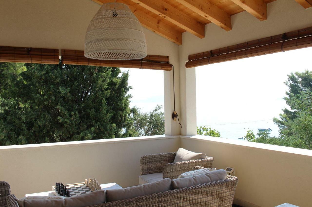 Luxury Family Beach Front Villa - Sunday Beach House Slatine Exteriér fotografie