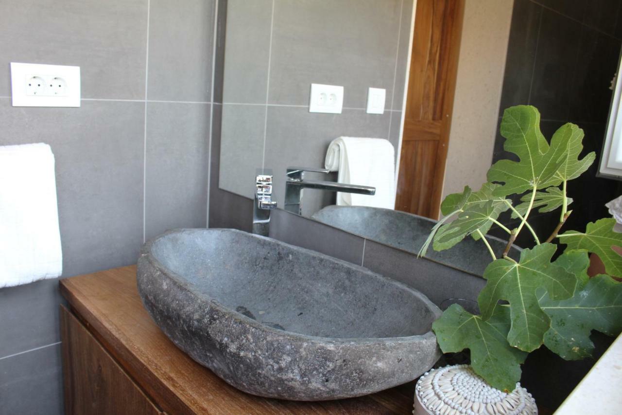 Luxury Family Beach Front Villa - Sunday Beach House Slatine Exteriér fotografie