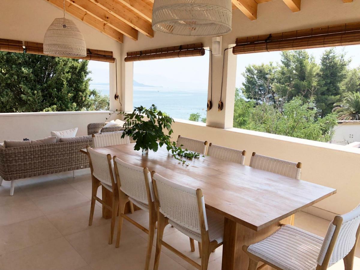 Luxury Family Beach Front Villa - Sunday Beach House Slatine Exteriér fotografie