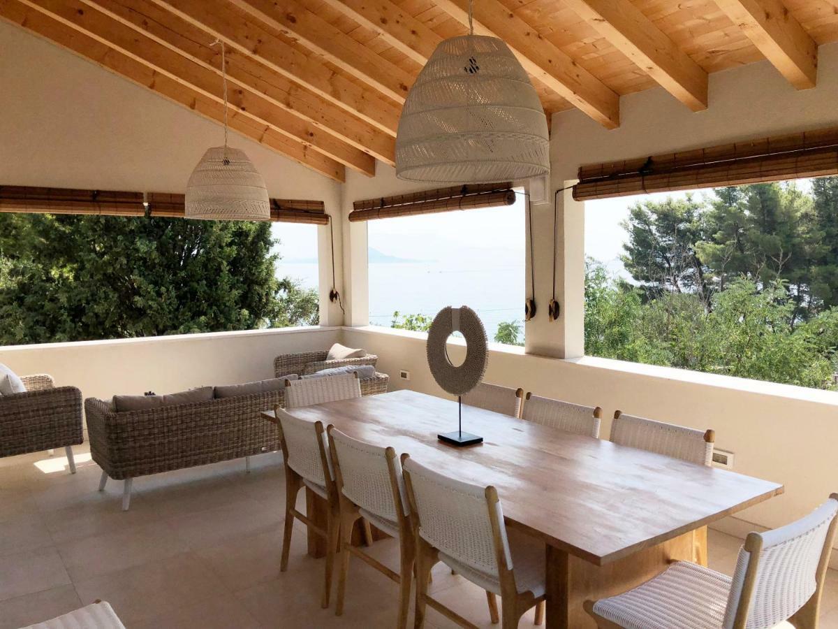 Luxury Family Beach Front Villa - Sunday Beach House Slatine Exteriér fotografie