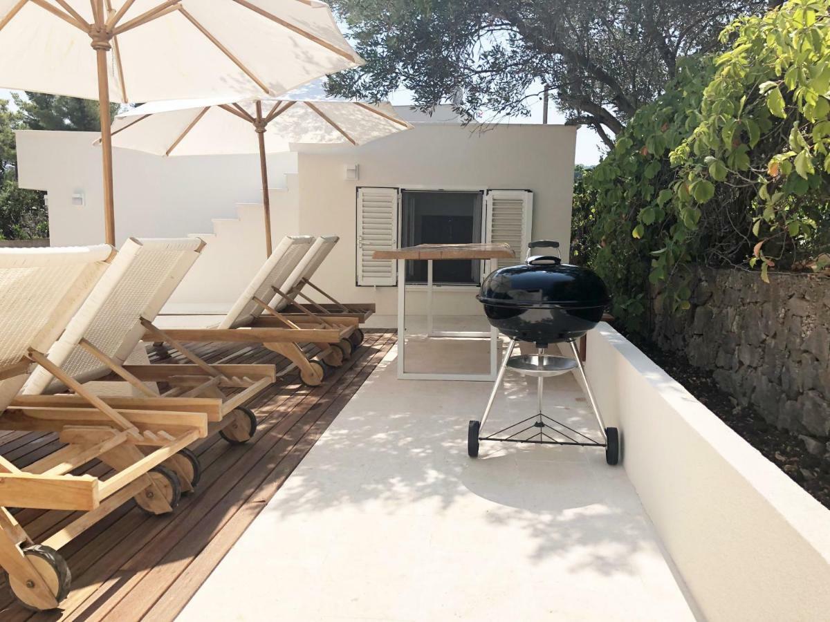 Luxury Family Beach Front Villa - Sunday Beach House Slatine Exteriér fotografie