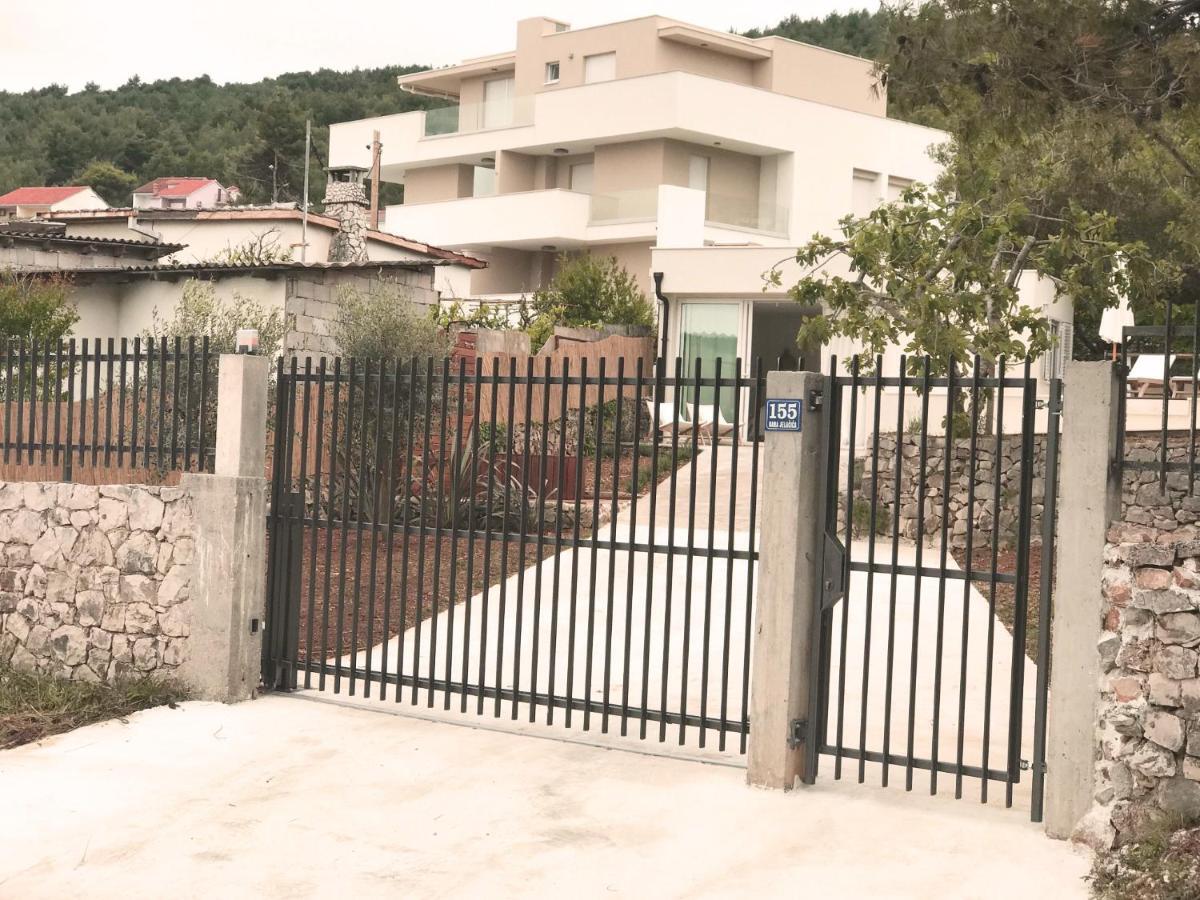 Luxury Family Beach Front Villa - Sunday Beach House Slatine Exteriér fotografie
