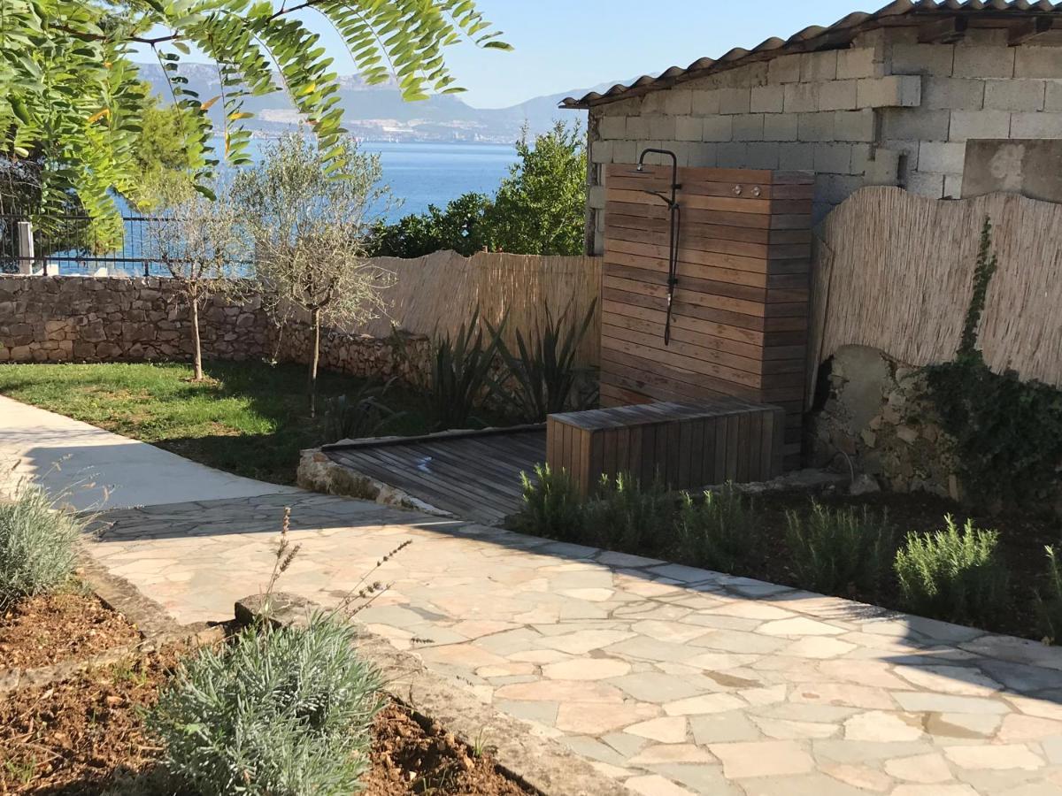 Luxury Family Beach Front Villa - Sunday Beach House Slatine Exteriér fotografie